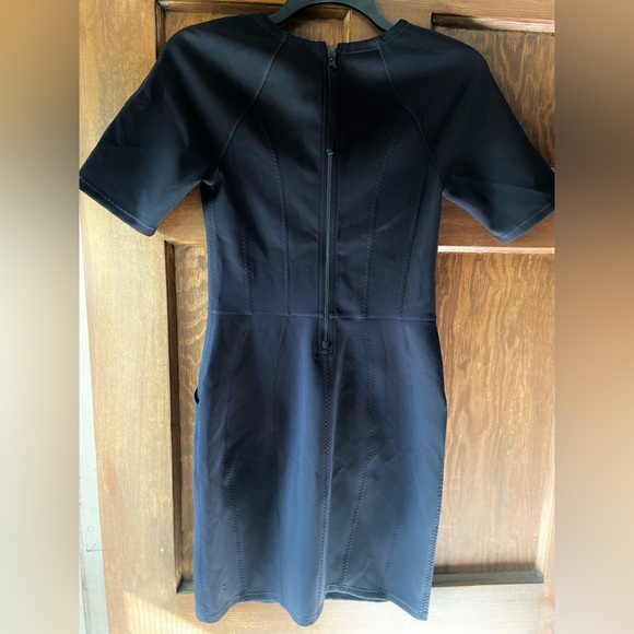 Lululemon Power Date Dress. Black neoprene scuba dress. size 8 - Picture 3 of 10